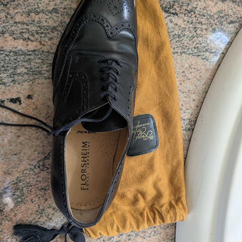 Florsheim Elegant Black Leather Oxfords
